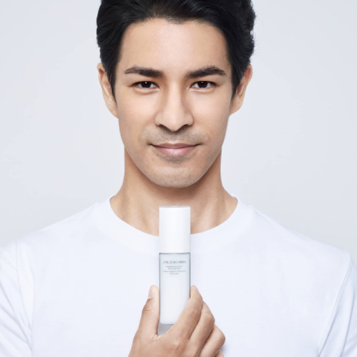 Lavender Shiseido Men Energizing Moisturizer Extra Light Fluid - 100 mL - Reduce the Look of Fine Lines, Dullness & Dry Skin - Non-Greasy, Extra-Light Texture
