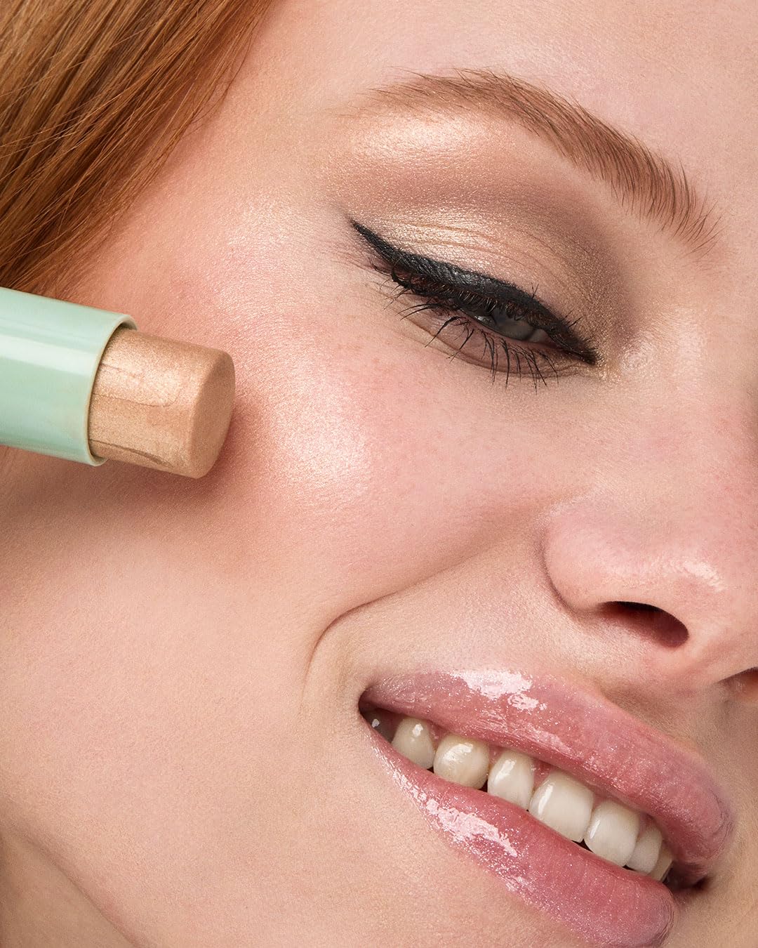 Light Pink KIKO Milano Kind by KIKO Creamy Touch Highlighter Face Stick 01