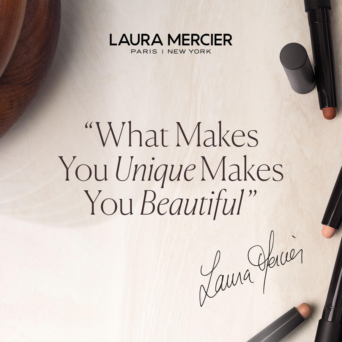 Light Gray Laura Mercier Face Brush, 1 count