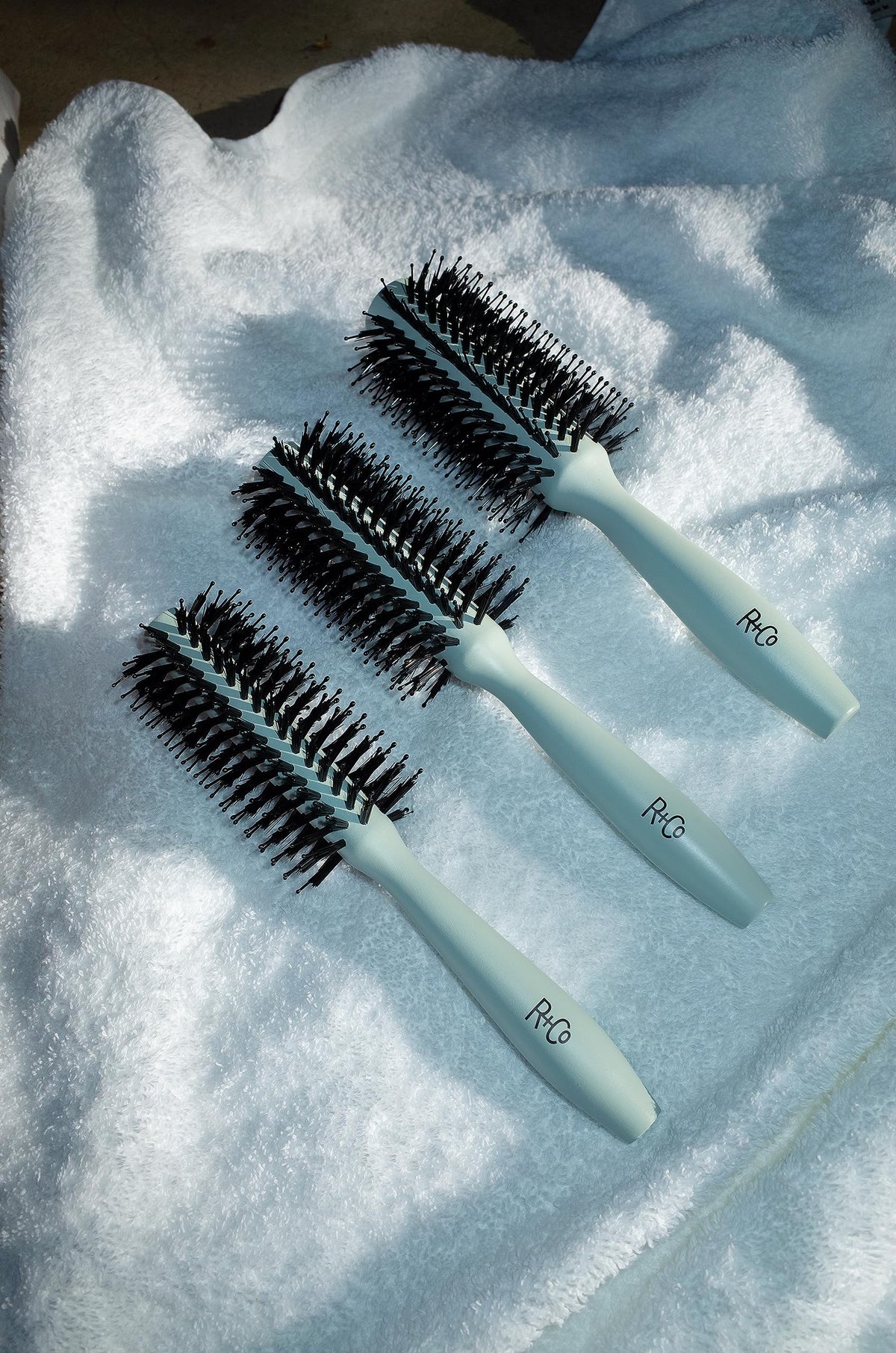 Dark Sea Green R+Co Vegan Boar Bristle Hair Brush #4, 65 mm