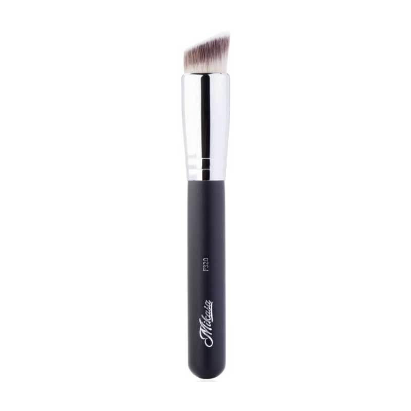White Smoke Mikasa Angled Foundation Brush