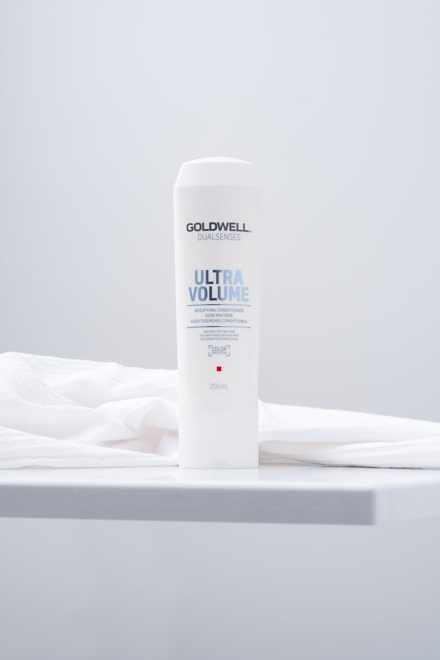 Light Gray Goldwell Dualsenses Ultra Volume Bodifying Conditioner 1L