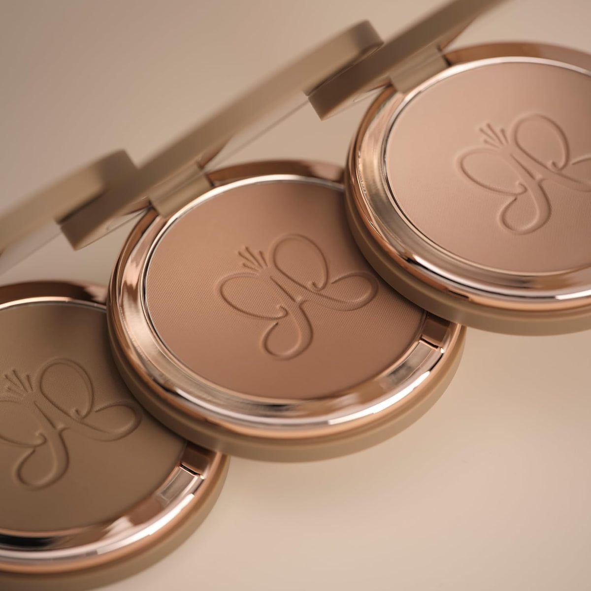 Tan Anastasia Beverly Hills - Smooth Blur Bronzer Velvet Matte Sunkissed Glow