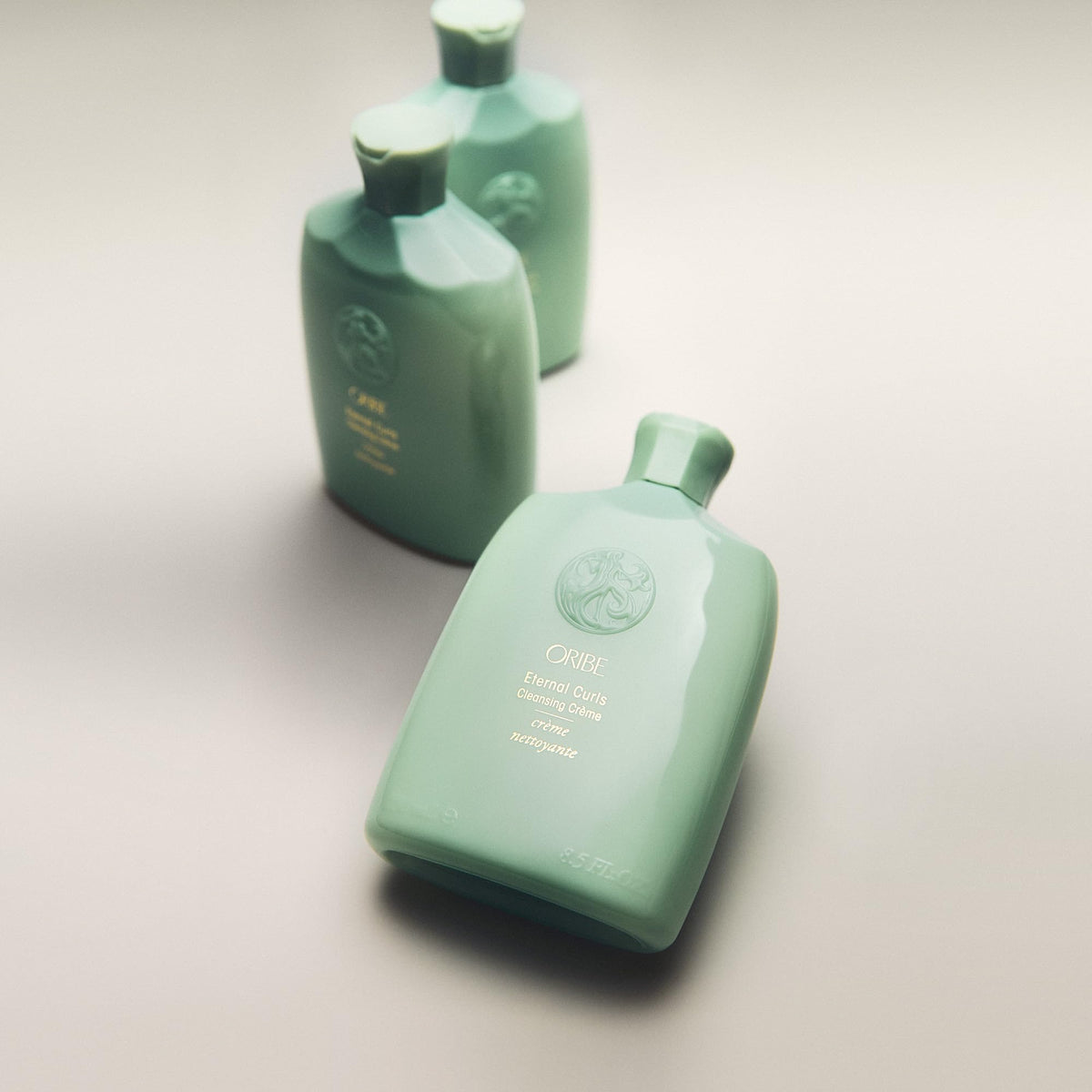 Light Gray Oribe Eternal Curls Cleansing Cream - Non-Foaming Shampoo For Curls - 8.5oz