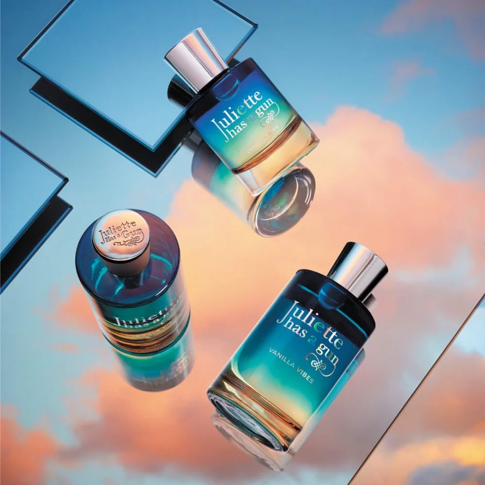 Cornflower Blue Juliette Has a Gun Vanilla Vibes Eau de Parfum – Warm Beachy Perfume for Women – Vanilla, Sandalwood, Sea Salt – Sweet, Woody, Salty