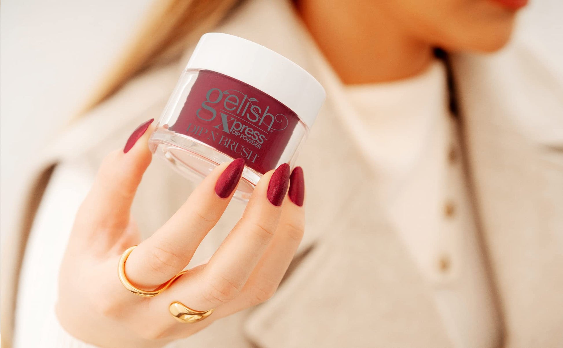 Wheat Gelish Xpress Dip Good Gossip - Red Nail Dip Powder, Vibrant Color, Professional Quality, High Shine, Chip-Resistant, 1.5 ounce.