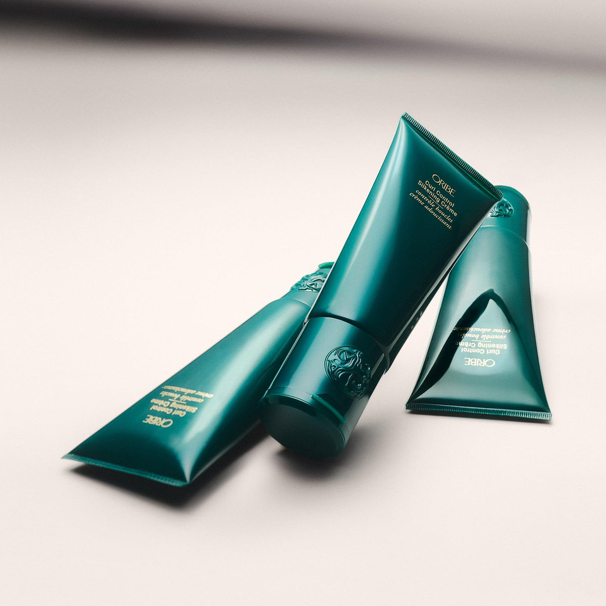 Misty Rose Oribe Curl Control Silkening Cream - Defines, Smooths & Shapes Curls