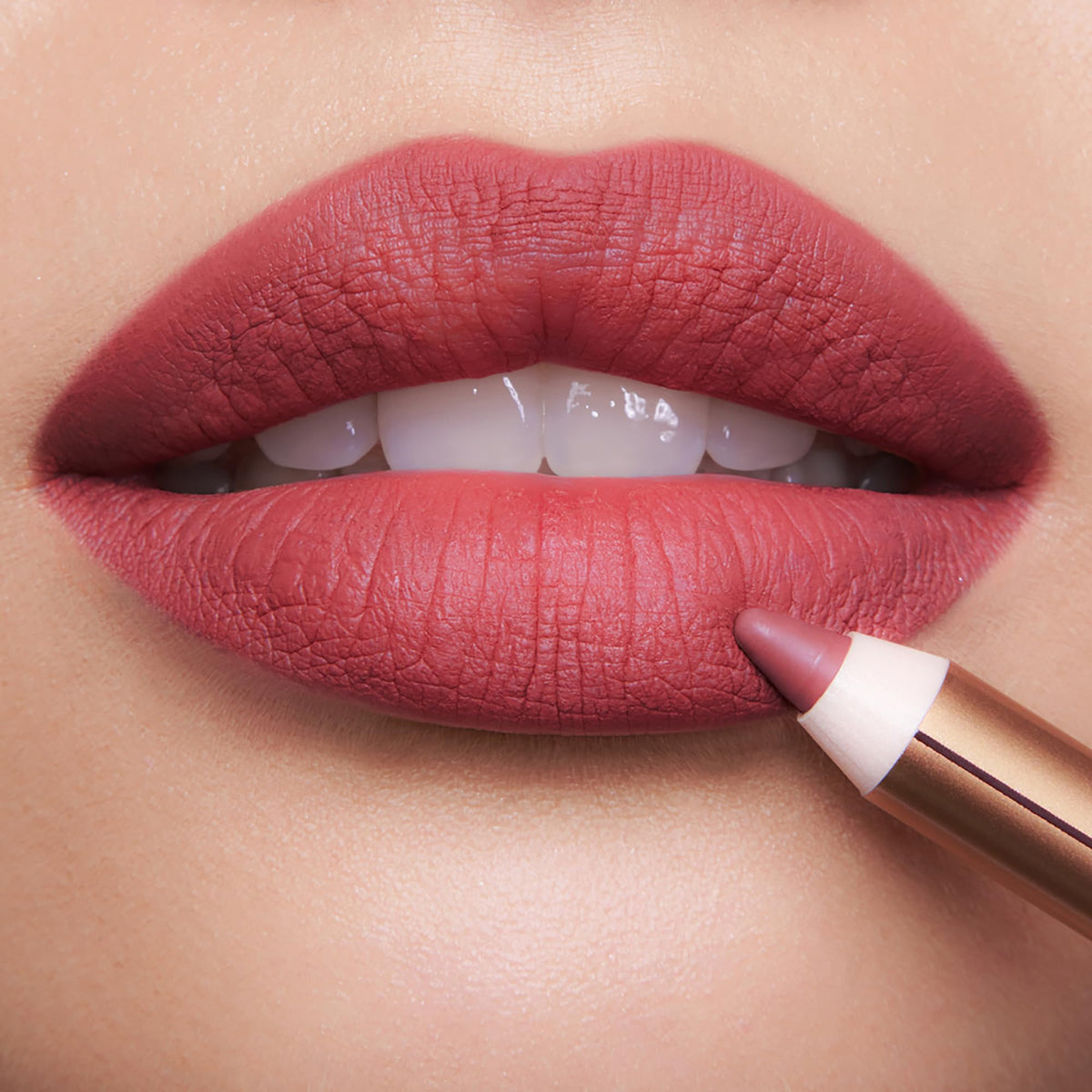 Light Pink Charlotte Tilbury Lip Cheat Lip Liner Pencil - Gives Lips a Fuller-Looking, Defined Pout - Enriched with Jojoba Oil & Hyaluronic Acid - Waterproof, Smudge-Proof & Transfer-Proof