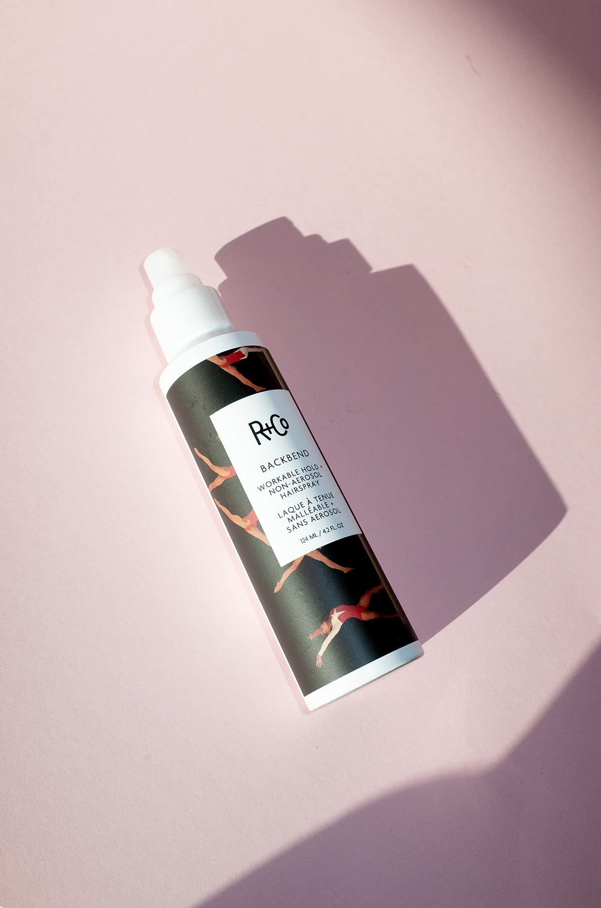 Light Gray R+Co BACKBEND Workable Hold + Non Aerosal Hairspray 124 ml / 4.2 oz