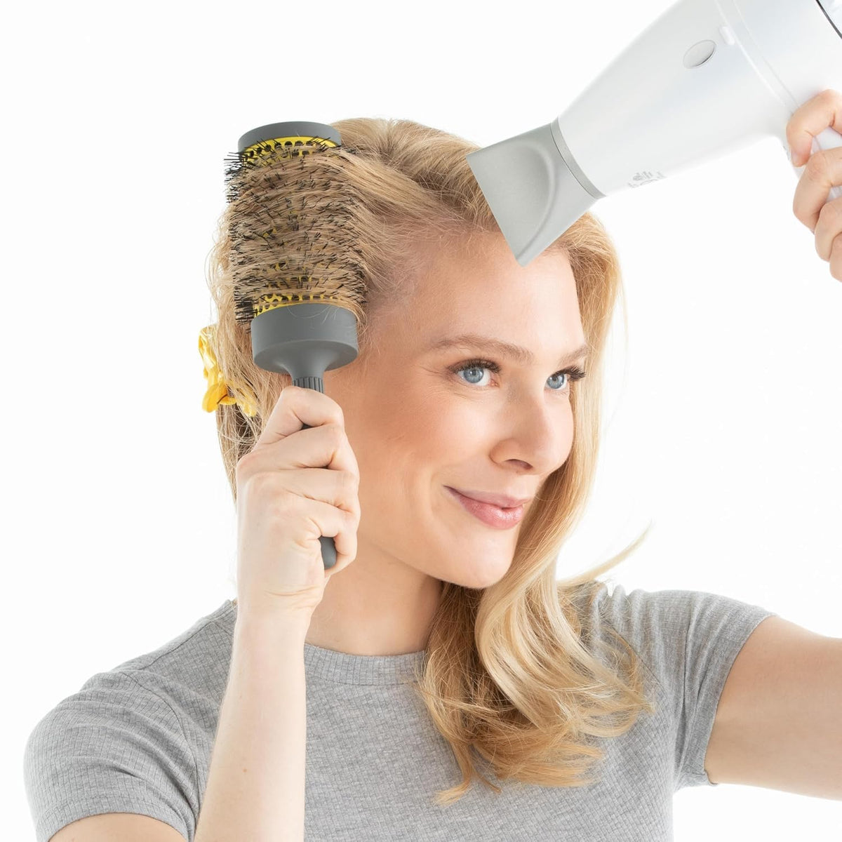 White Smoke Drybar Double Pint Large Ceramic Round Brush, 2.75" Barrel