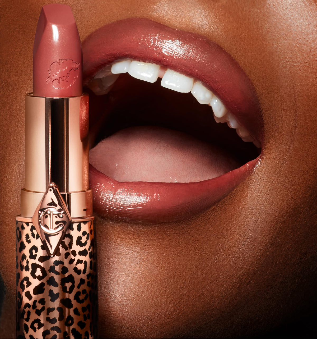 Black Charlotte Tilbury Hot Lips 2.0 Lipstick - Hydrating, Long Lasting