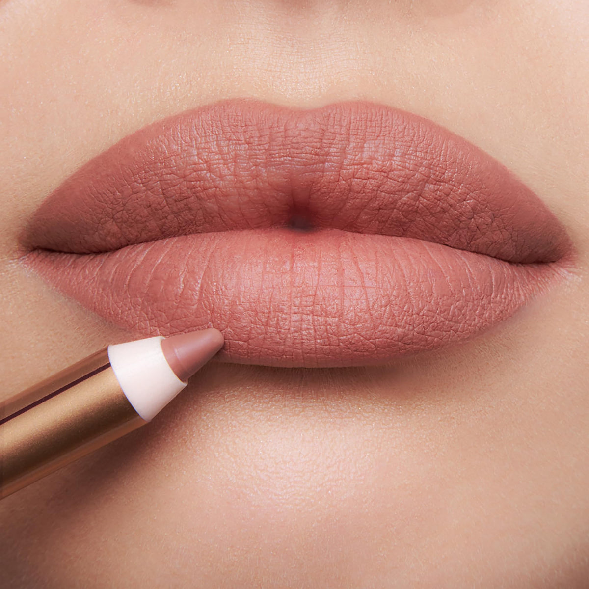 Light Pink Charlotte Tilbury Lip Cheat Lip Liner Pencil - Gives Lips a Fuller-Looking, Defined Pout - Enriched with Jojoba Oil & Hyaluronic Acid - Waterproof, Smudge-Proof & Transfer-Proof