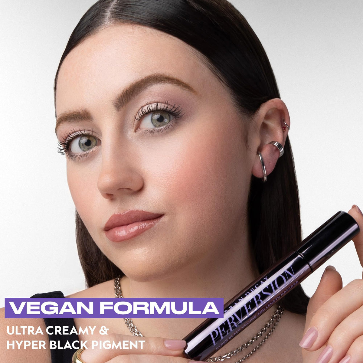 White Smoke Urban Decay Perversion Lengthening + Volumizing Mascara - Intense Black
