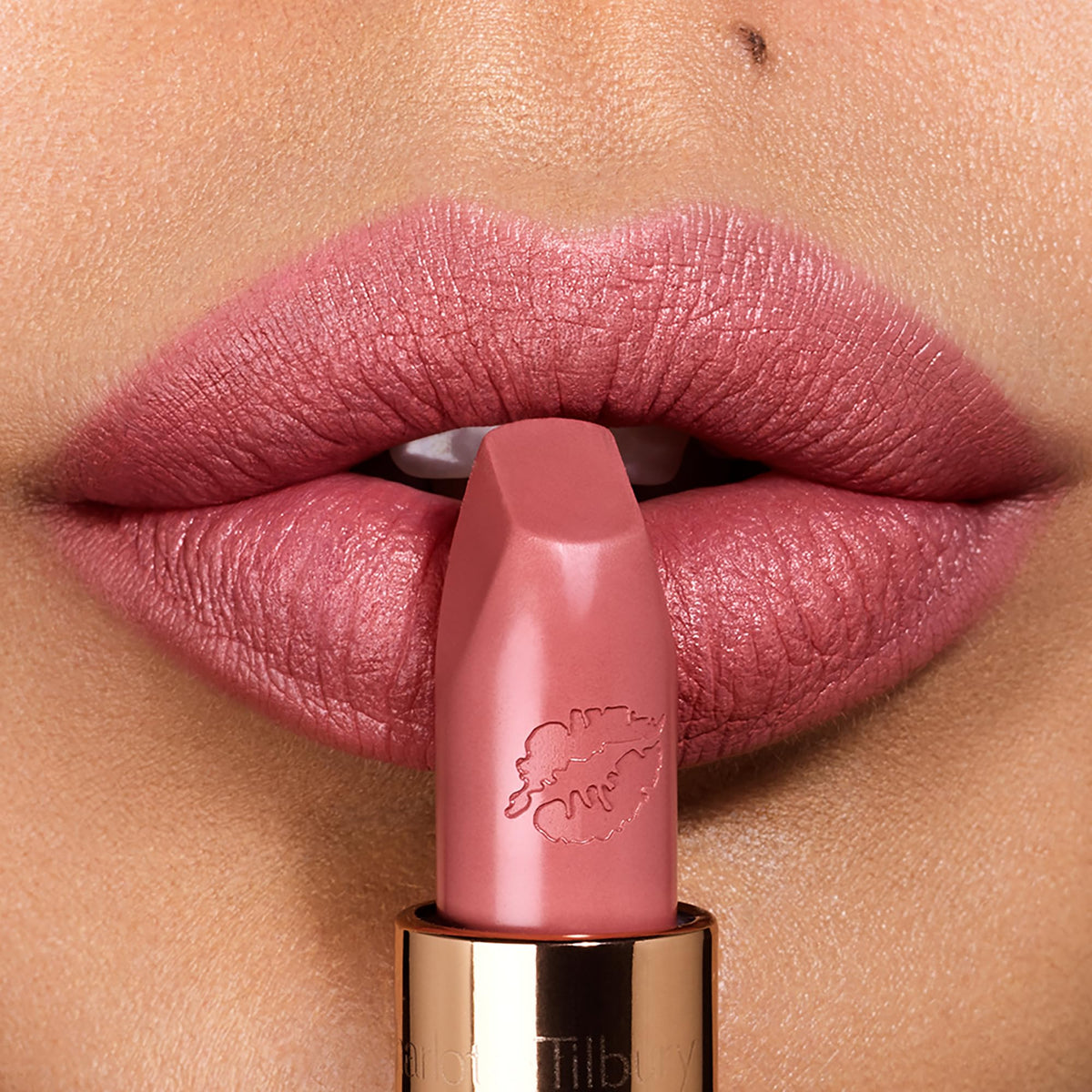 Dark Salmon Charlotte Tilbury Hot Lips 2.0 Lipstick - Hydrating, Long Lasting