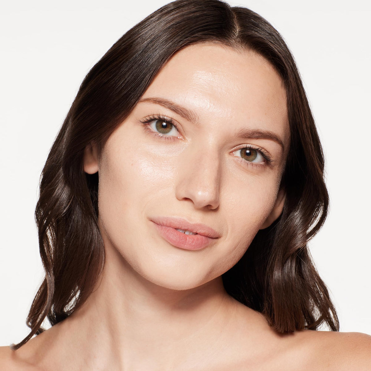 White Smoke Shiseido RevitalEssence Skin Glow Foundation SPF 30 - Buildable, Medium Coverage - 24-HR Hydration & 12-HR Wear - Transfer, Crease & Fade Resistant - Non-Comedogenic - All Skin Types