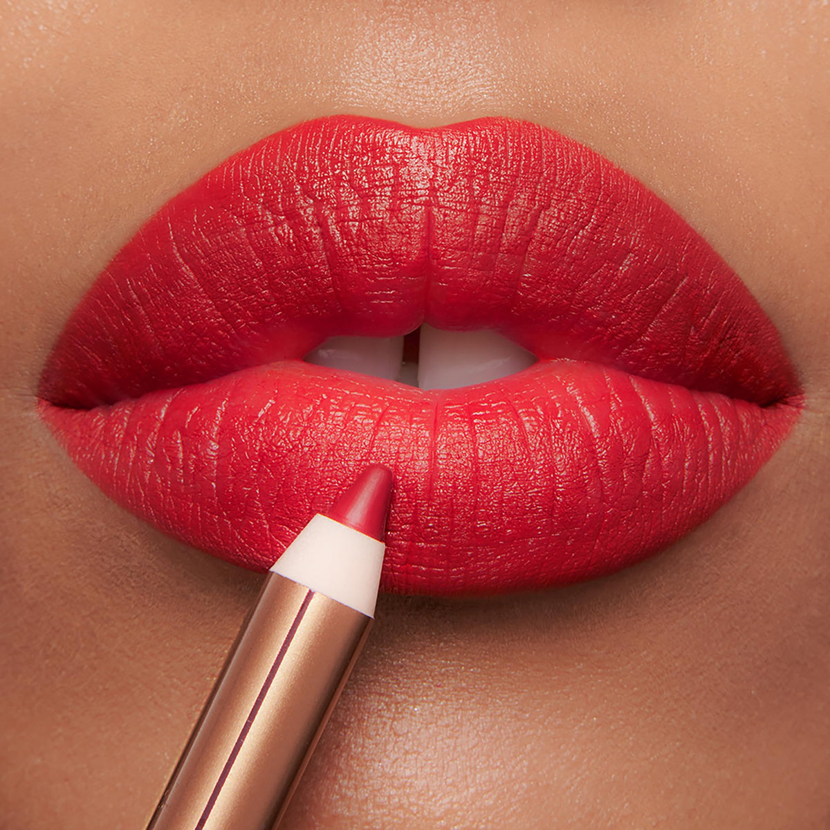 Sienna Charlotte Tilbury Lip Cheat Lip Liner Pencil - Gives Lips a Fuller-Looking, Defined Pout - Enriched with Jojoba Oil & Hyaluronic Acid - Waterproof, Smudge-Proof & Transfer-Proof