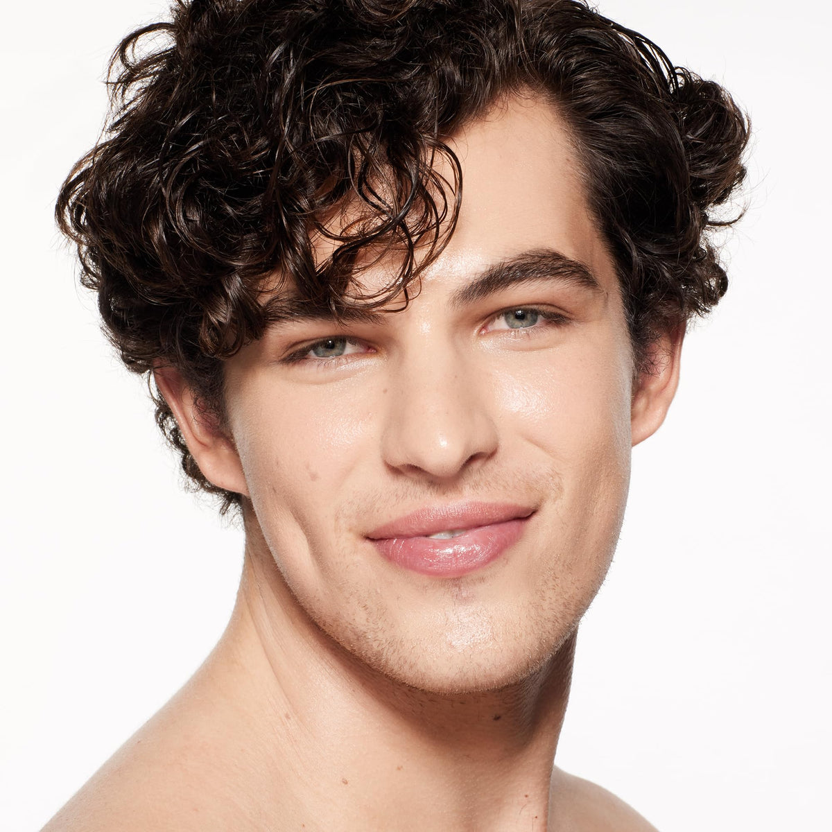 White Smoke Shiseido RevitalEssence Skin Glow Foundation SPF 30 - Buildable, Medium Coverage - 24-HR Hydration & 12-HR Wear - Transfer, Crease & Fade Resistant - Non-Comedogenic - All Skin Types