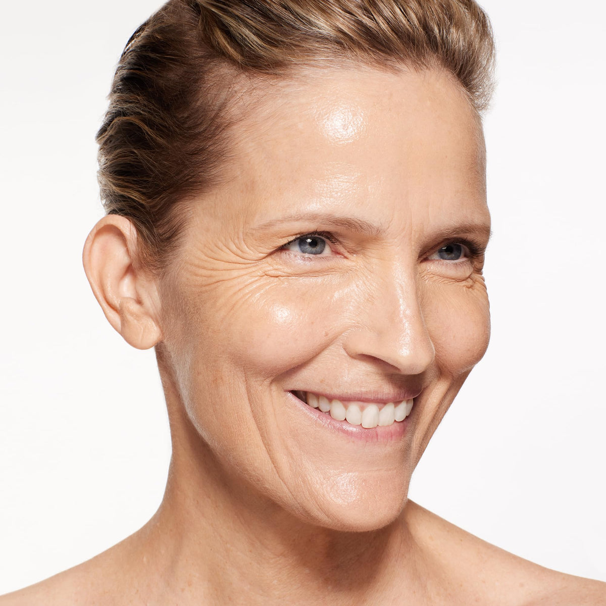 White Smoke Shiseido RevitalEssence Skin Glow Foundation SPF 30 - Buildable, Medium Coverage - 24-HR Hydration & 12-HR Wear - Transfer, Crease & Fade Resistant - Non-Comedogenic - All Skin Types