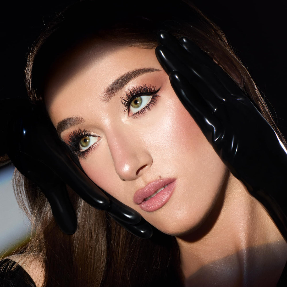 Black Charlotte Tilbury Exagger-Eyes Volume & Length Mascara, Exagger-Black