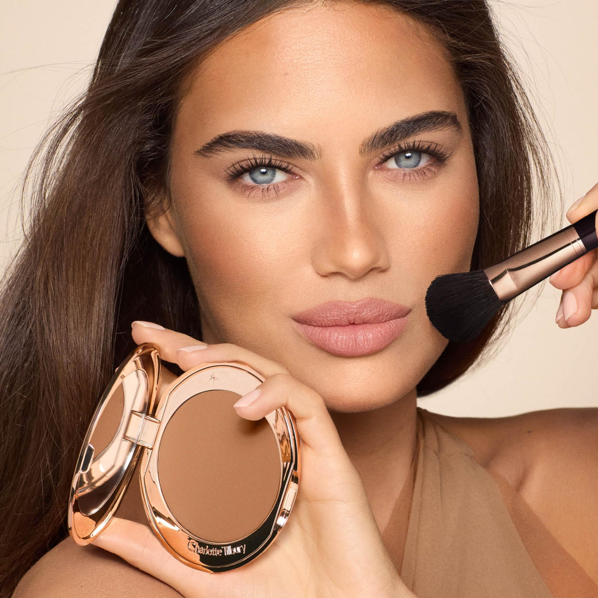 Light Gray Charlotte Tilbury Airbrush Matte Bronzer - Smoothing & Blurring Powder