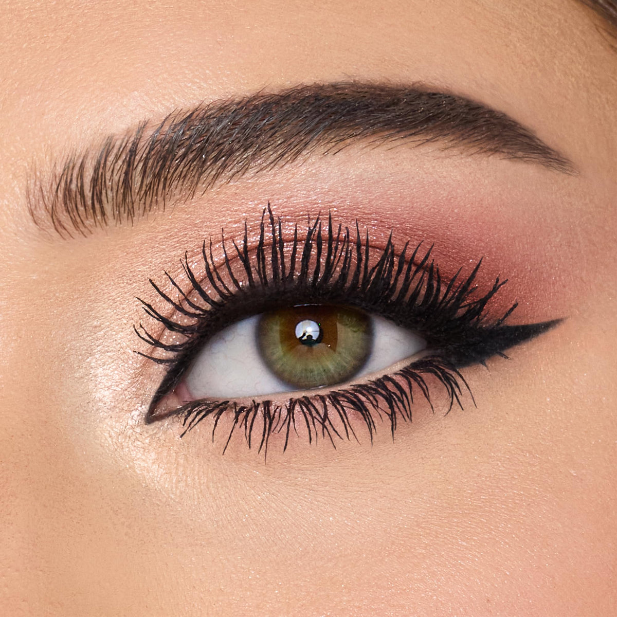 Tan Charlotte Tilbury Bigger, Brighter Eyeshadow Palette
