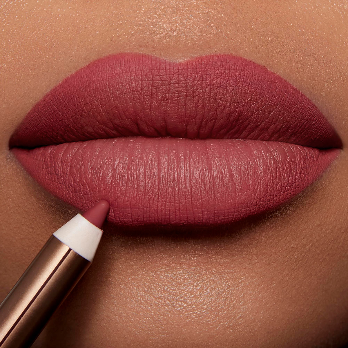 Dark Salmon Charlotte Tilbury Lip Cheat Lip Liner Pencil - Gives Lips a Fuller-Looking, Defined Pout - Enriched with Jojoba Oil & Hyaluronic Acid - Waterproof, Smudge-Proof & Transfer-Proof
