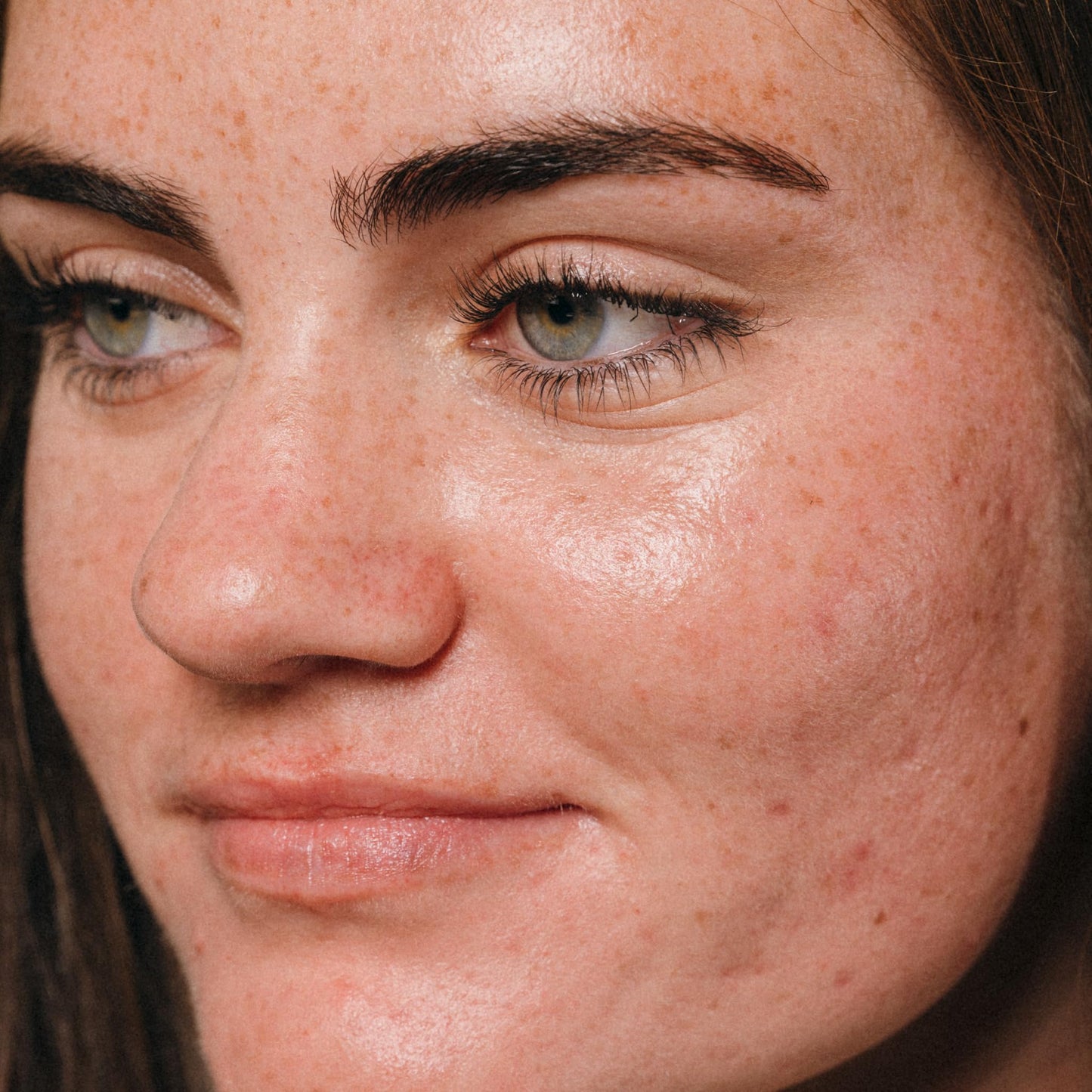 Dark Salmon Dermalogica Clear Start Micro-Pore Mist, Facial Toner Mist with Niacinamide + Witch Hazel, Minimizes Pores, Brightens & Evens Skin Tone