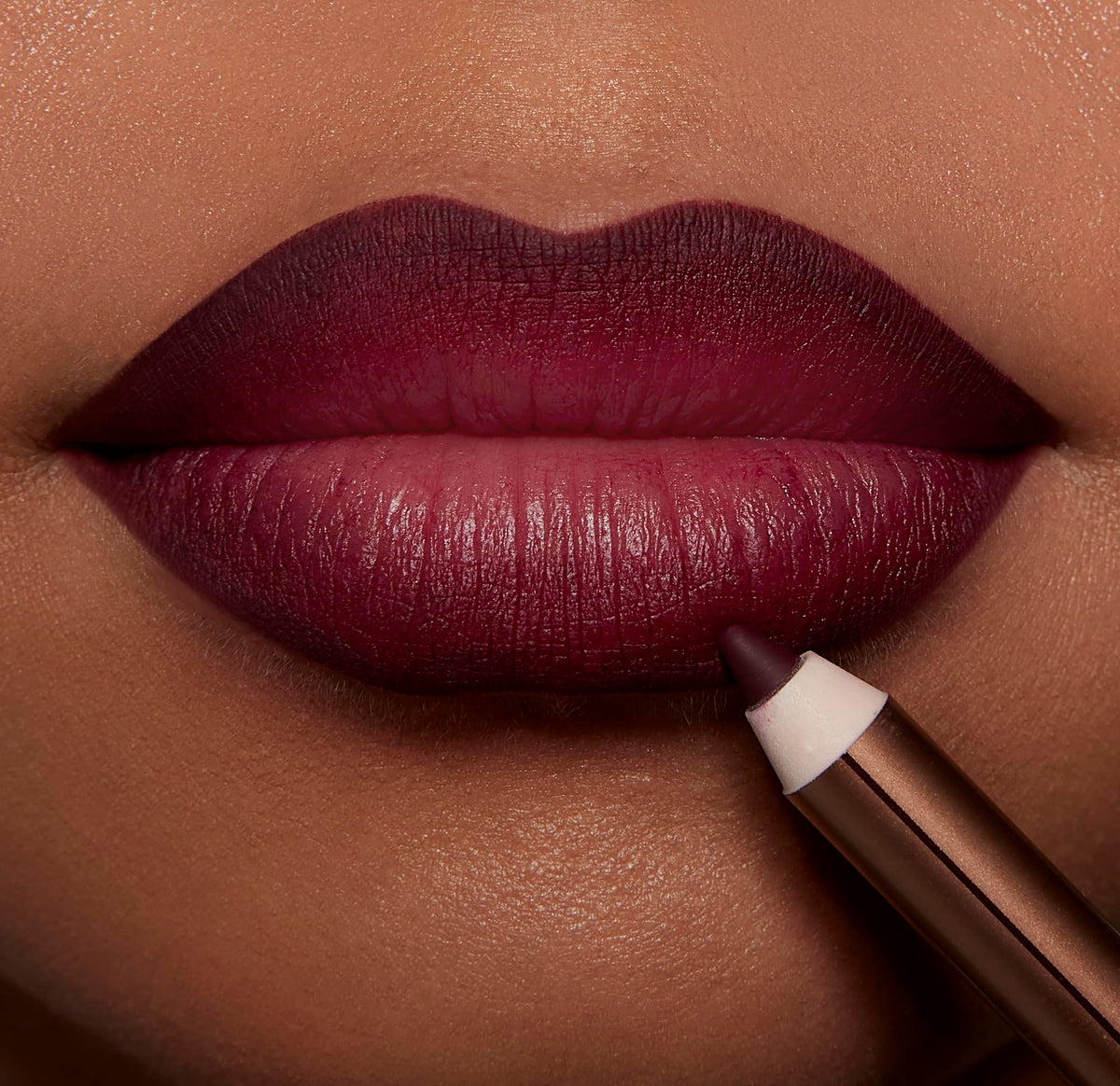 Sienna Charlotte Tilbury Lip Cheat Lip Liner Pencil - Gives Lips a Fuller-Looking, Defined Pout - Enriched with Jojoba Oil & Hyaluronic Acid - Waterproof, Smudge-Proof & Transfer-Proof