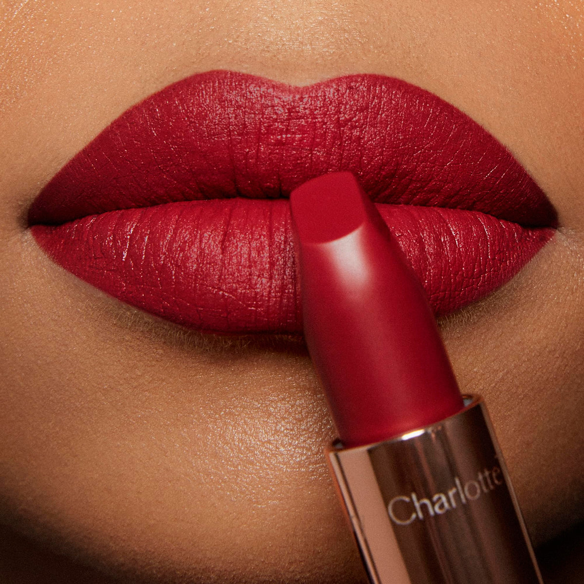 Sienna Charlotte Tilbury Matte Revolution Lipstick - Long Lasting, Hydrating