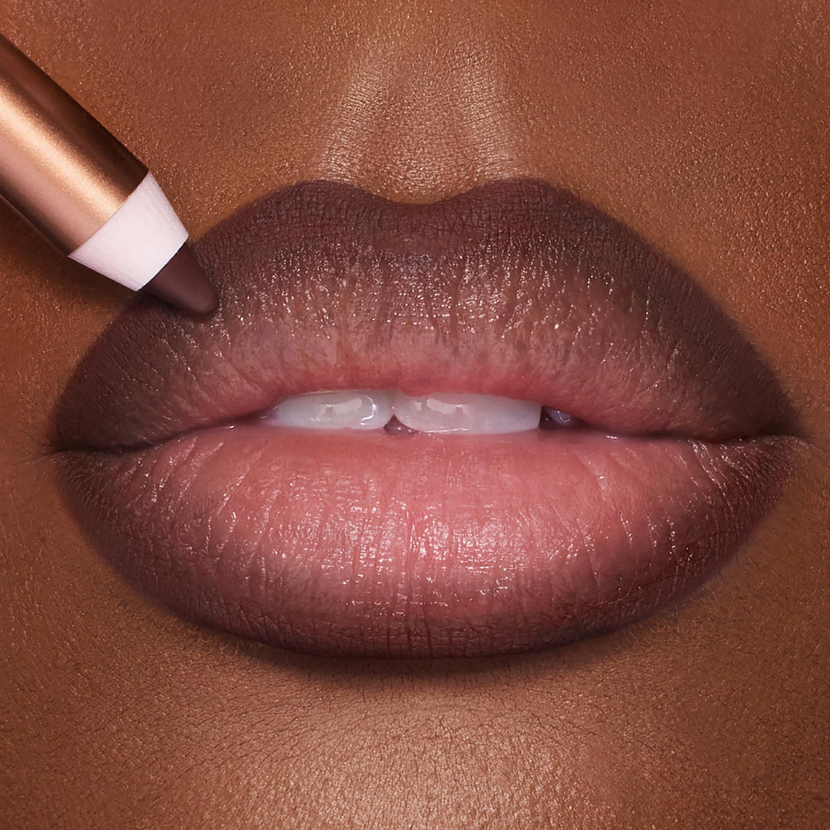 Sienna Charlotte Tilbury Lip Cheat Lip Liner Pencil - Gives Lips a Fuller-Looking, Defined Pout - Enriched with Jojoba Oil & Hyaluronic Acid - Waterproof, Smudge-Proof & Transfer-Proof