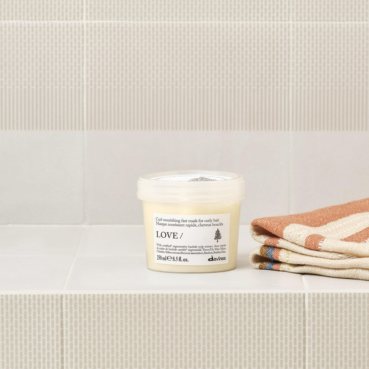 Light Gray Davines LOVE CURL/Mask Nourishing Treatment For Wavy Curly Hair 8.5 Fl Oz