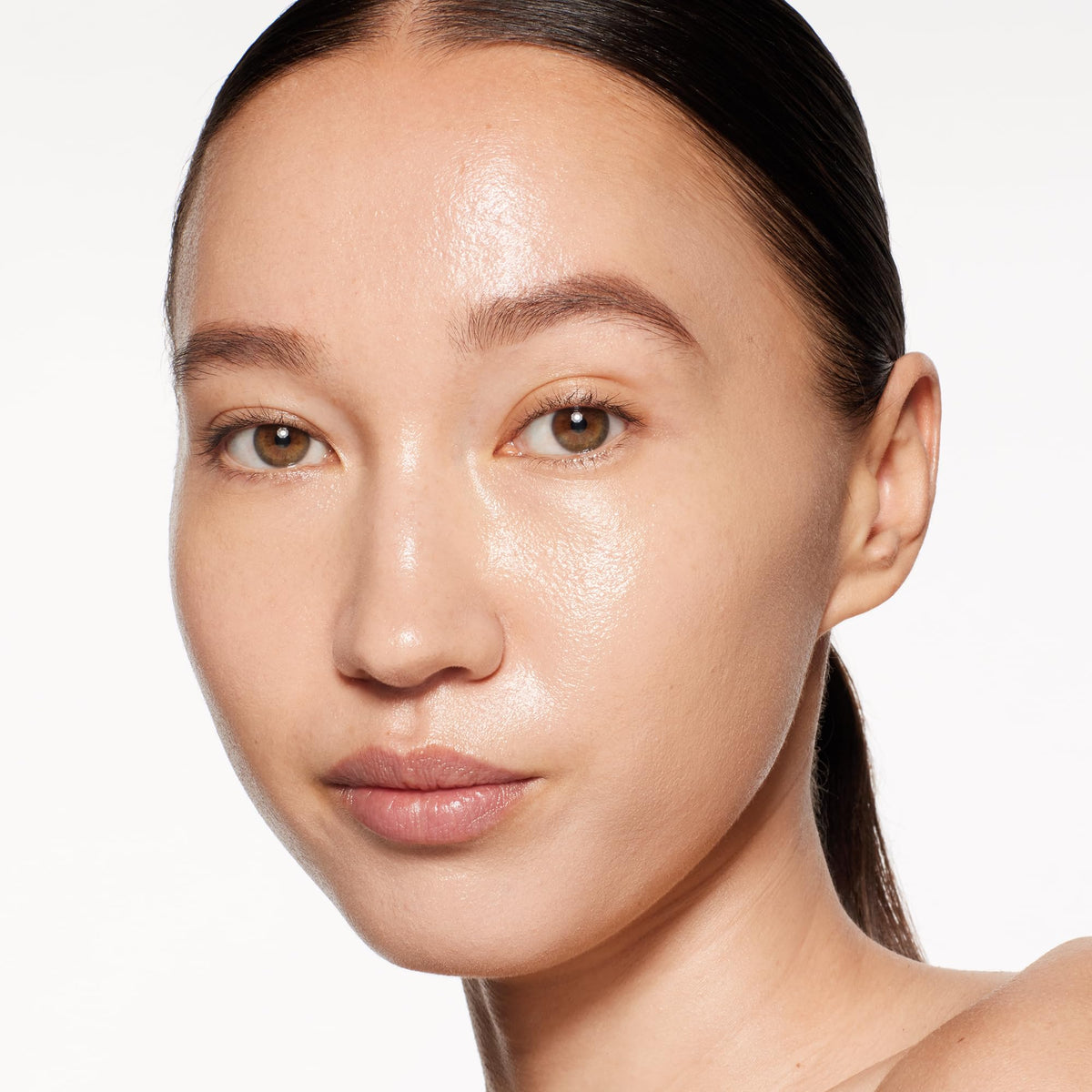 White Smoke Shiseido RevitalEssence Skin Glow Foundation SPF 30 - Buildable, Medium Coverage - 24-HR Hydration & 12-HR Wear - Transfer, Crease & Fade Resistant - Non-Comedogenic - All Skin Types