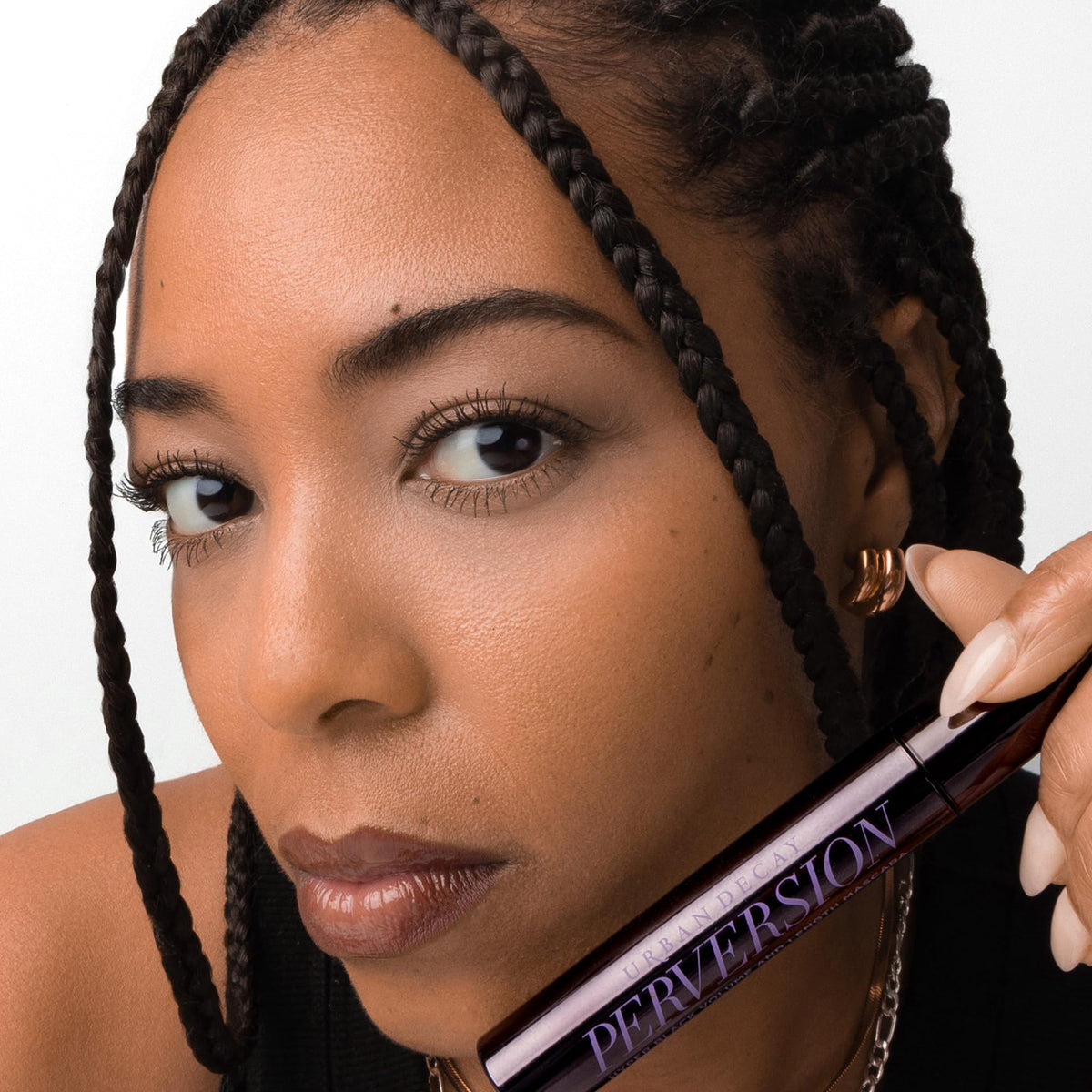White Smoke Urban Decay Perversion Lengthening + Volumizing Mascara - Intense Black