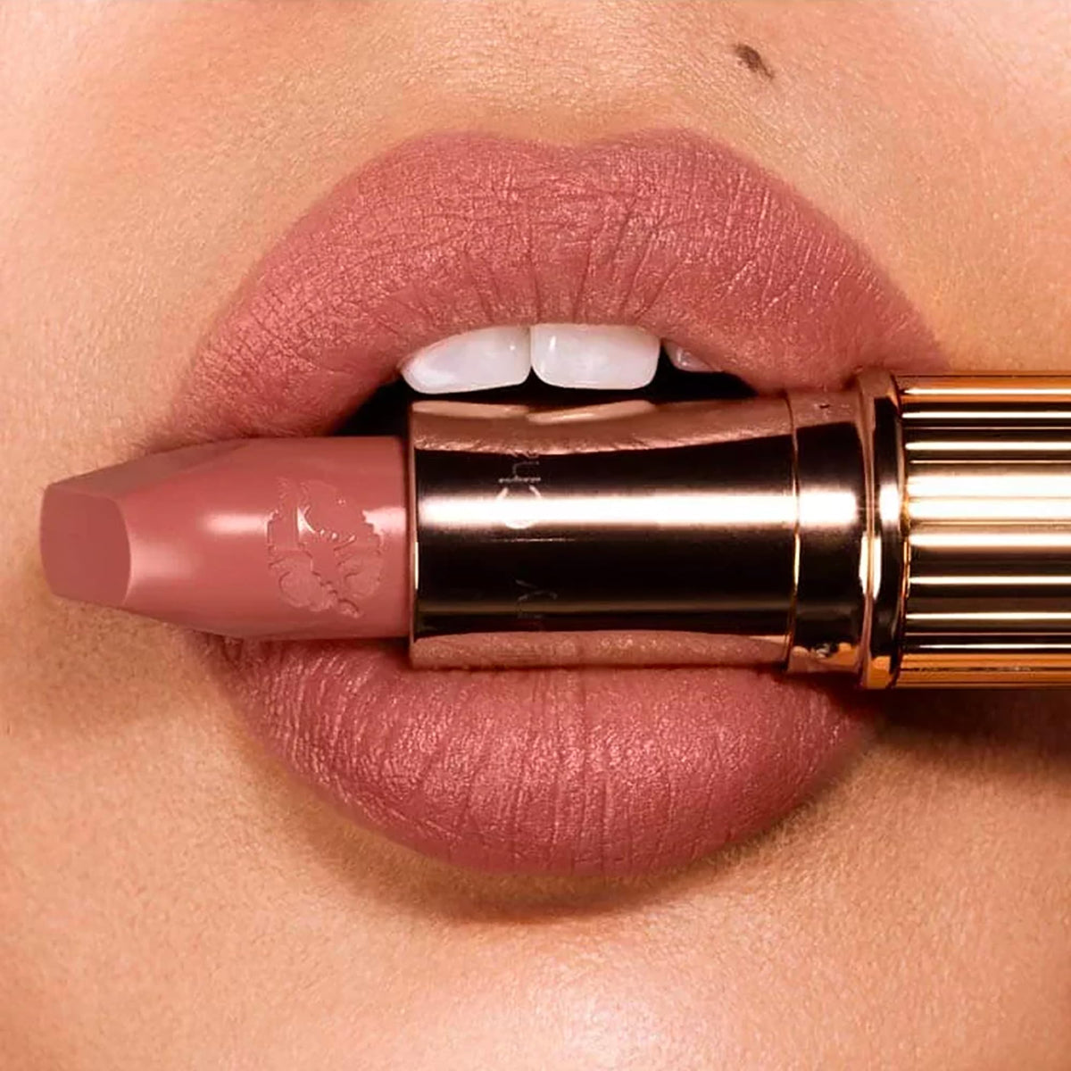 Dark Salmon Charlotte Tilbury Hot Lips 2.0 Lipstick - Hydrating, Long Lasting