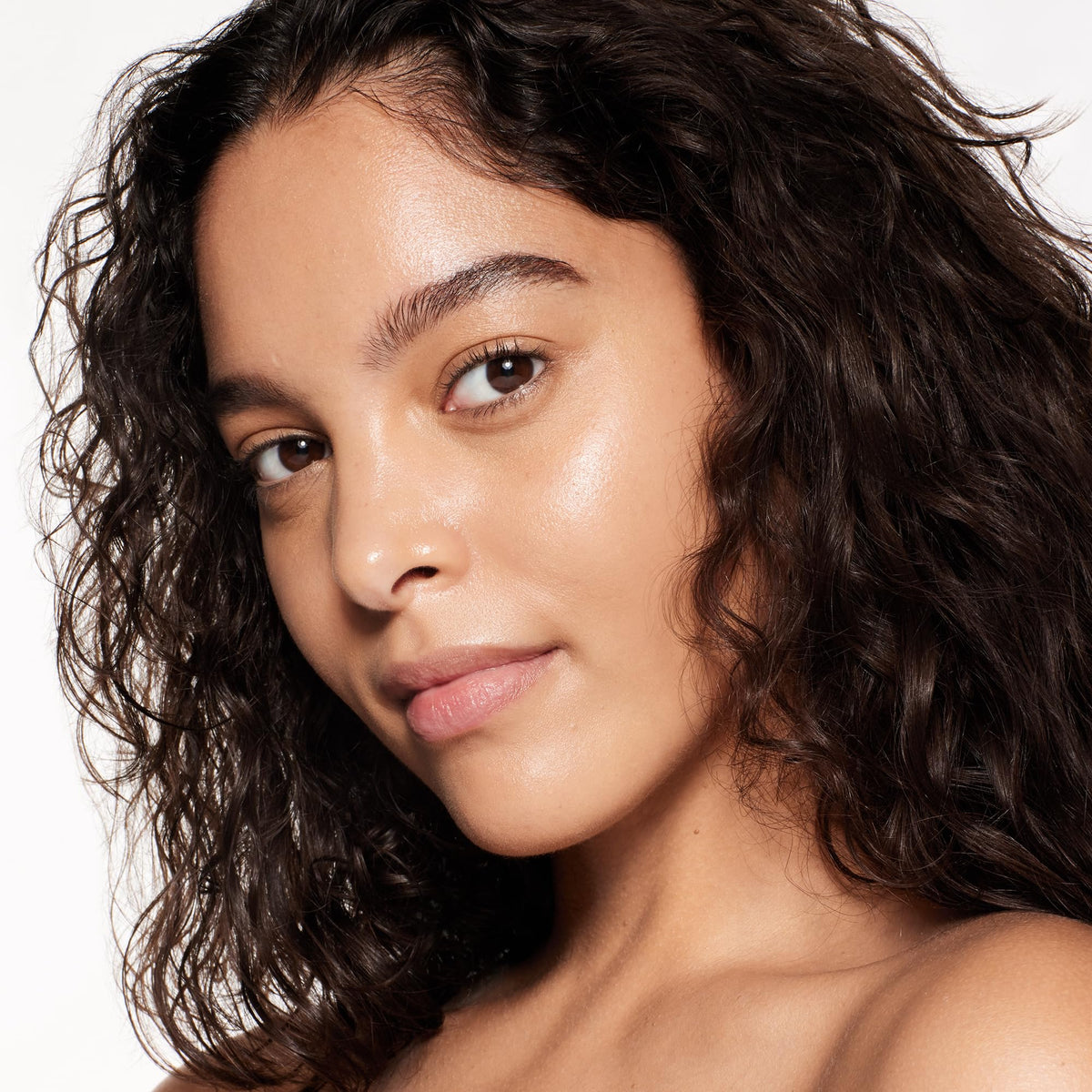 Black Shiseido RevitalEssence Skin Glow Foundation SPF 30 - Buildable, Medium Coverage - 24-HR Hydration & 12-HR Wear - Transfer, Crease & Fade Resistant - Non-Comedogenic - All Skin Types