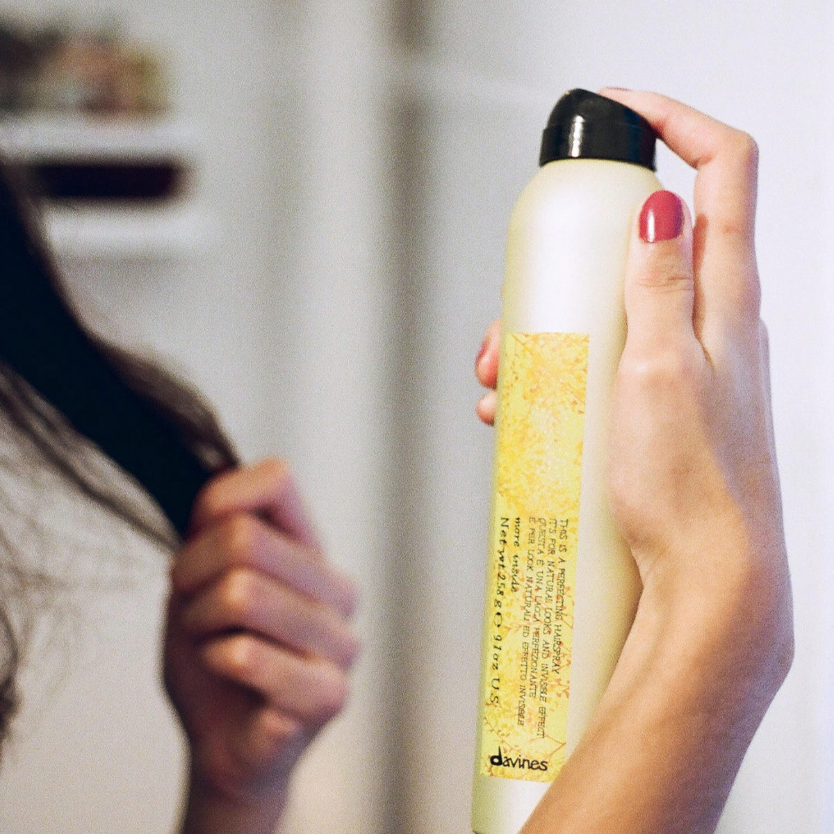 Gray Davines This Is A Perfecting Hairspray