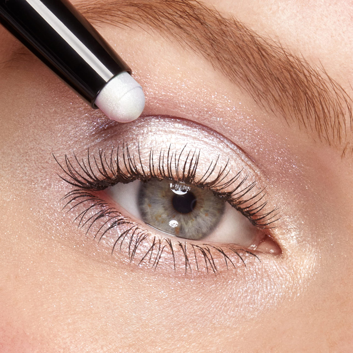 Wheat KIKO Milano Long Lasting Eyeshadow Stick, 01 Holo White